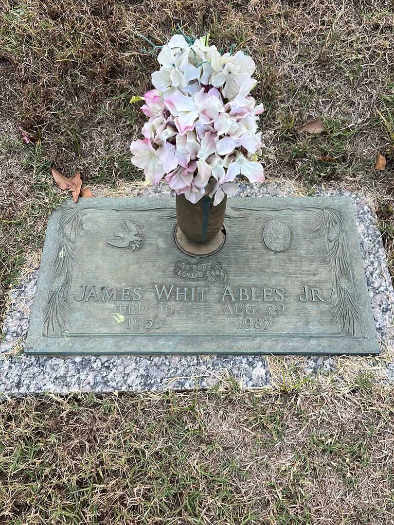 James Whit Ables Junior's grave. Photo 1