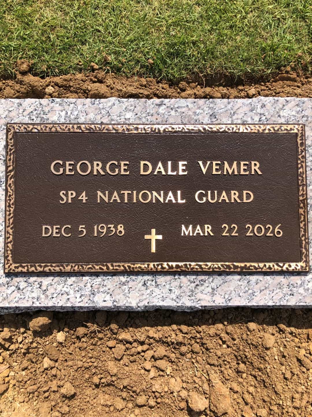 George D. Vemer's grave. Photo 2