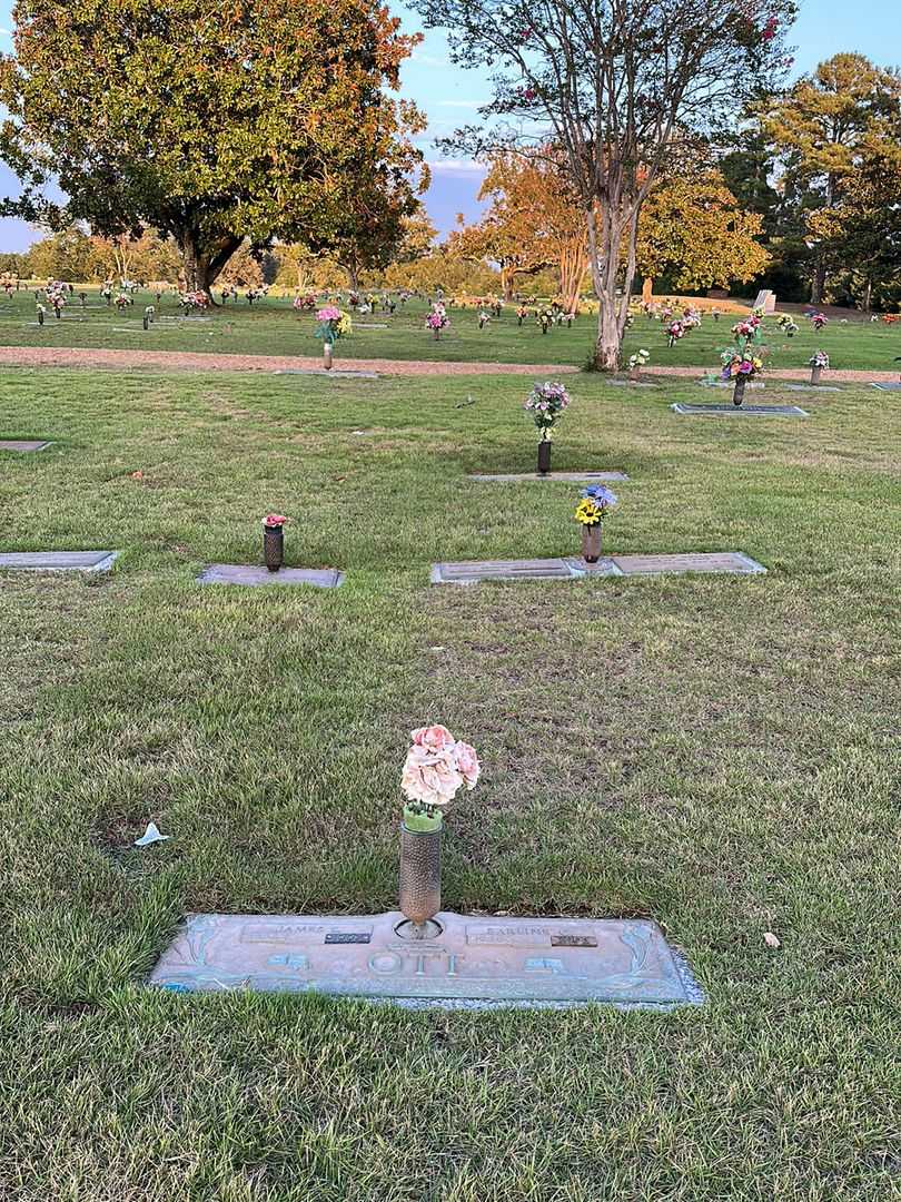 James L. Ott's grave. Photo 2