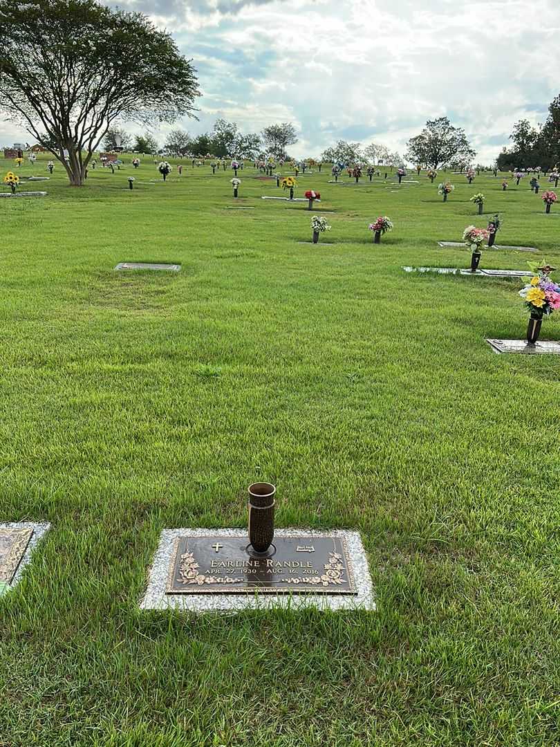 Earline Randle's grave. Photo 2