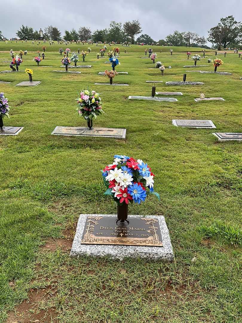Davis Gene "Pop Pop" Marsh's grave. Photo 2