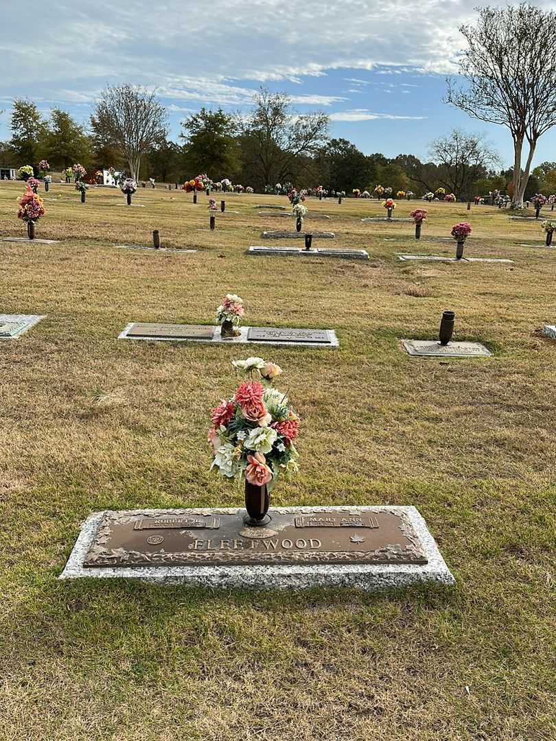 Mary Ann Fleetwood's grave. Photo 2