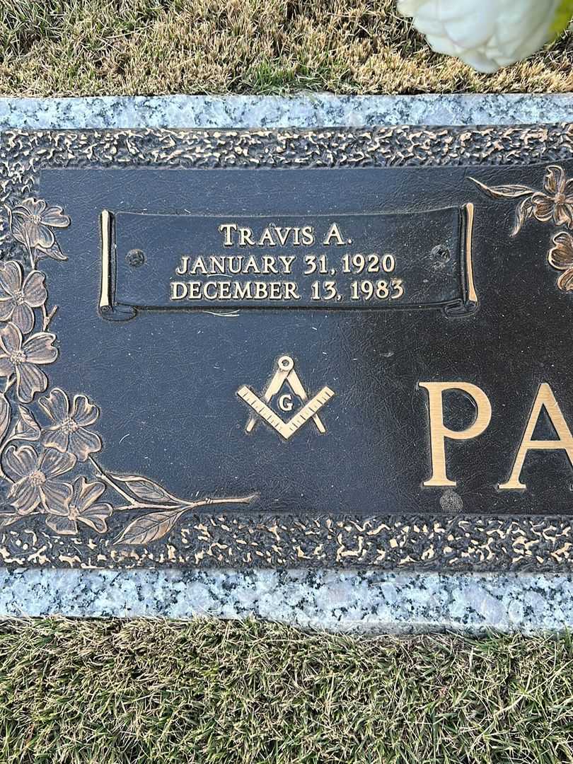 Travis A. Palmer's grave. Photo 3