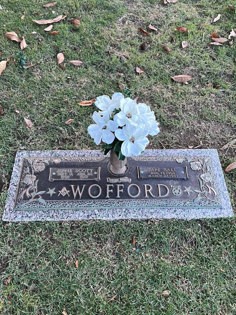Missus/Madam Faye Ball Wofford's grave. Photo 1