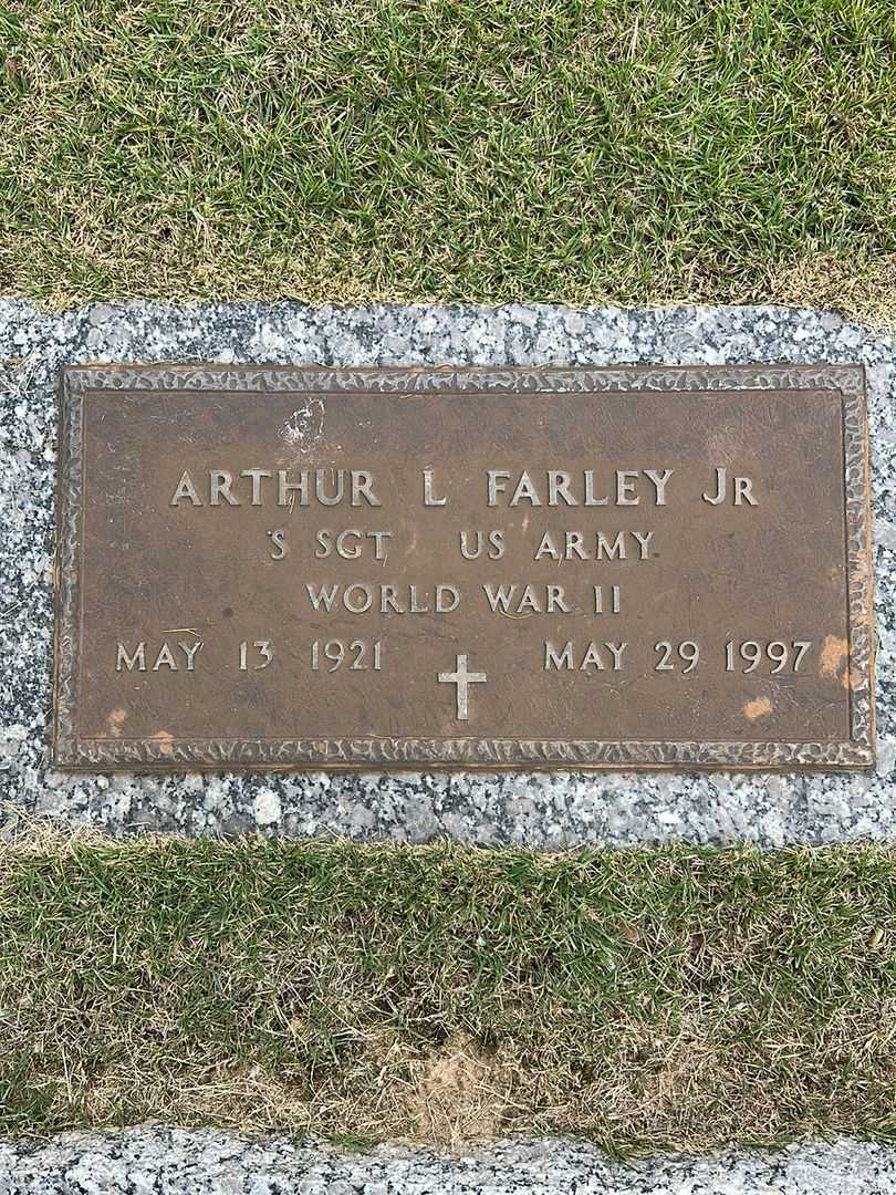 Arthur Leonard Farley Junior's grave. Photo 5