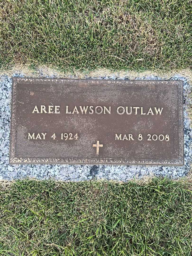 Aree Lawson Outlaw's grave. Photo 3