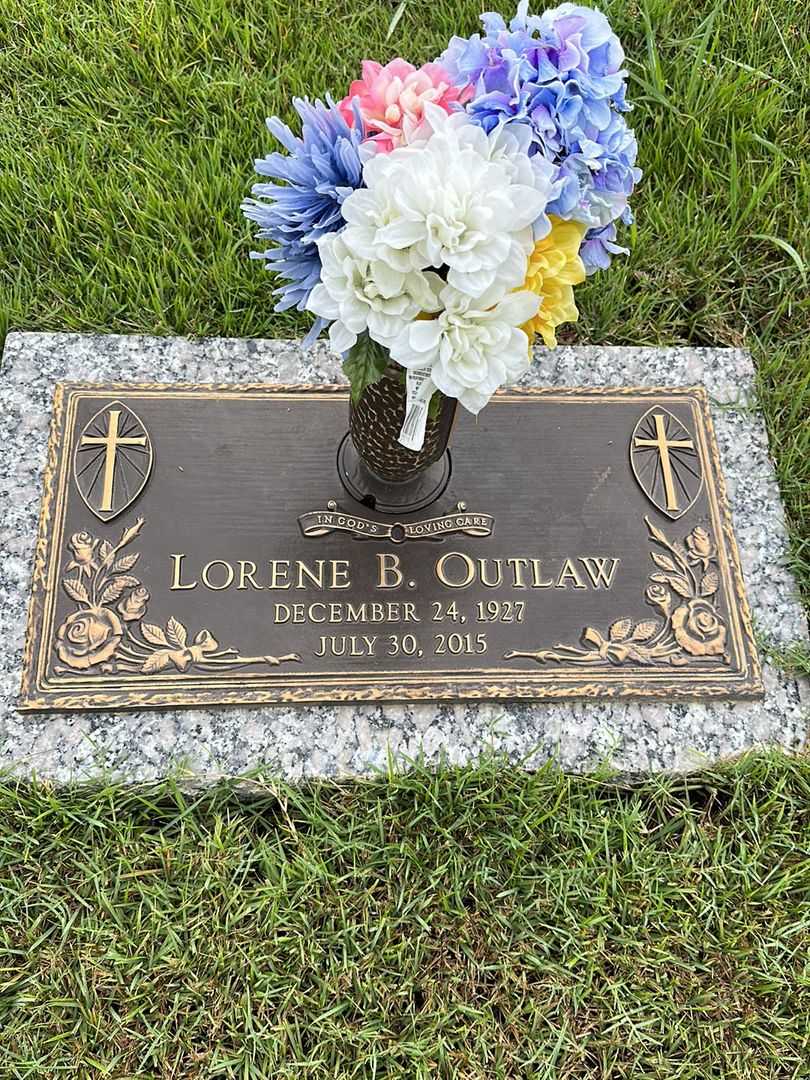 Lorene B. Outlaw's grave. Photo 1