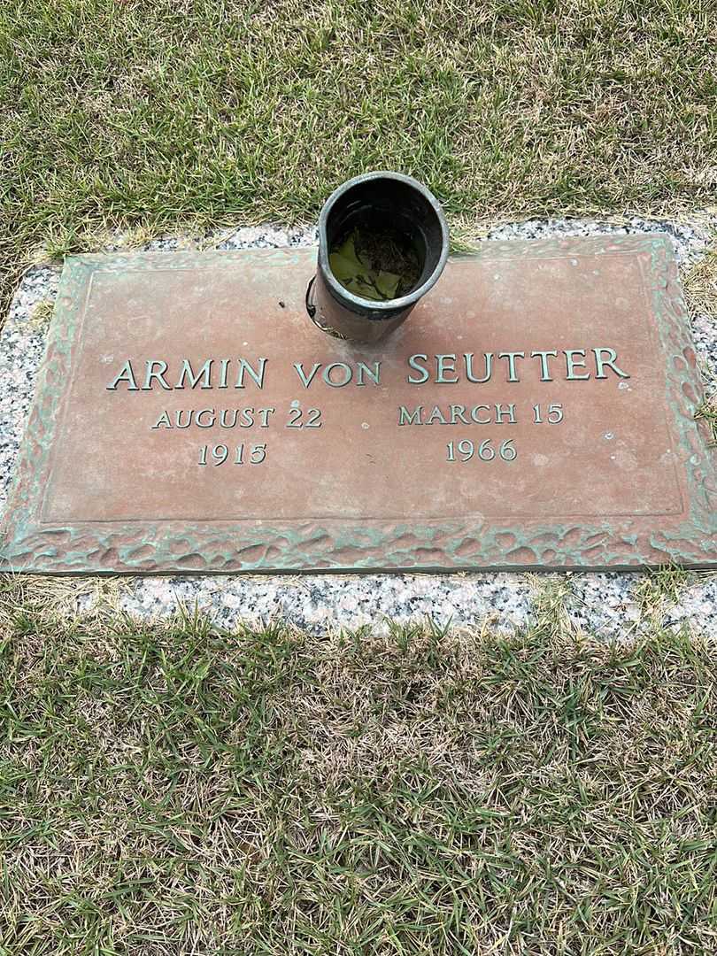 Armin von Seutter's grave. Photo 1