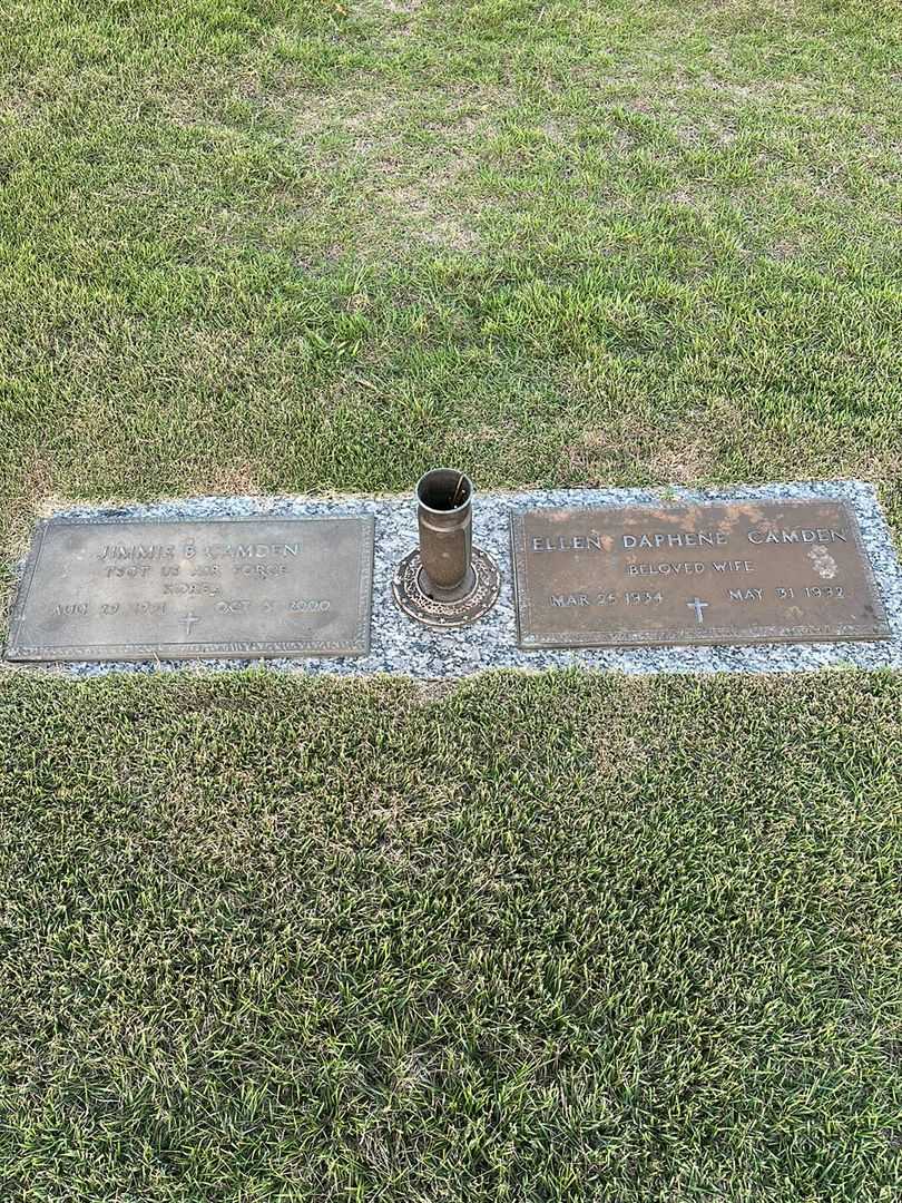 Ellen Dapehne Camden's grave. Photo 1