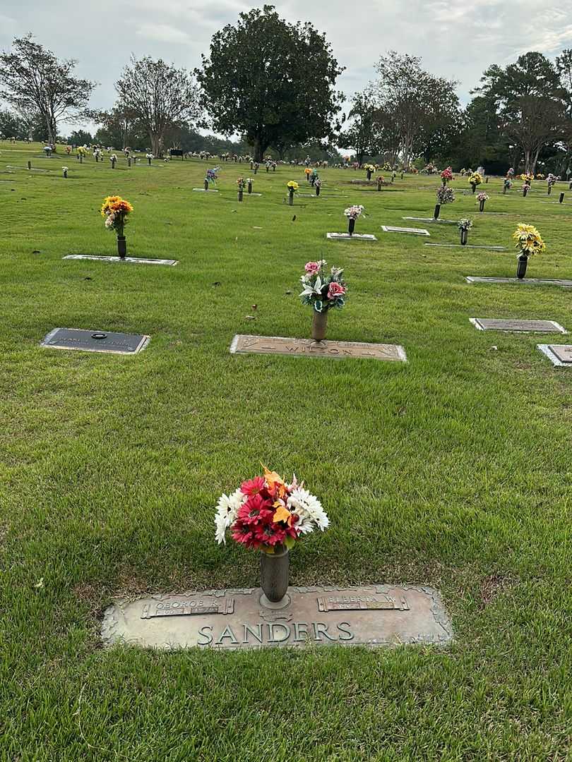 Elberta W. Sanders's grave. Photo 2