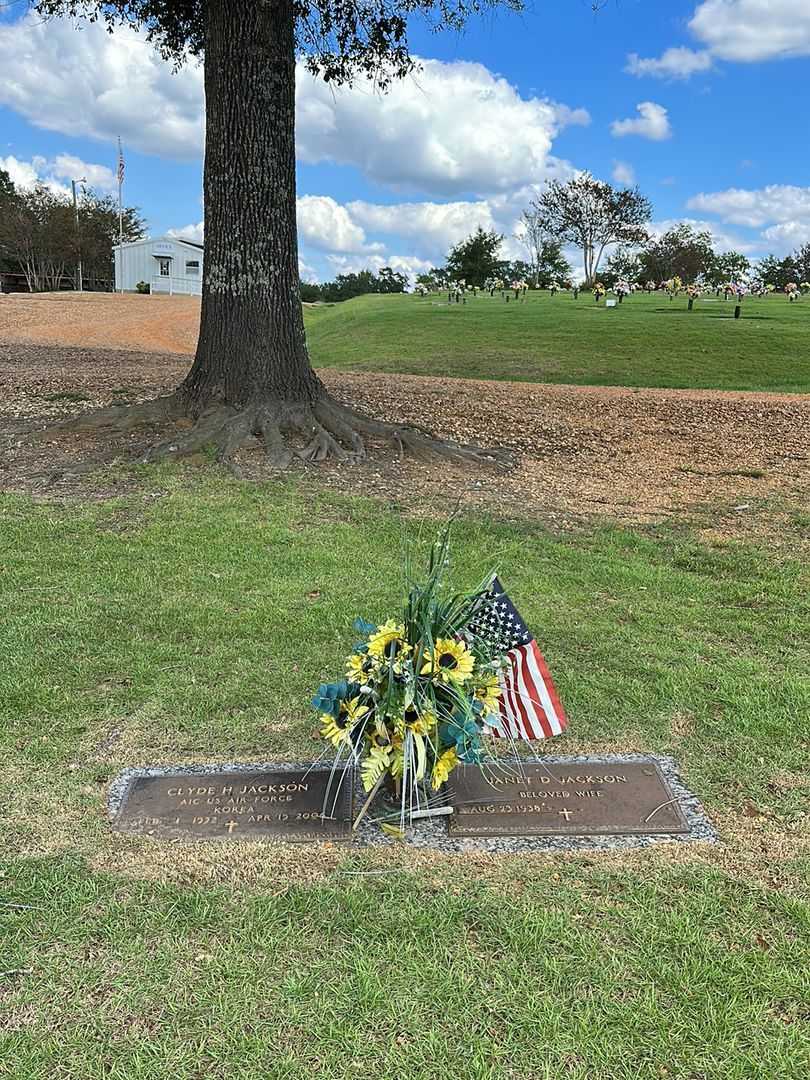 Clyde H. Jackson's grave. Photo 2