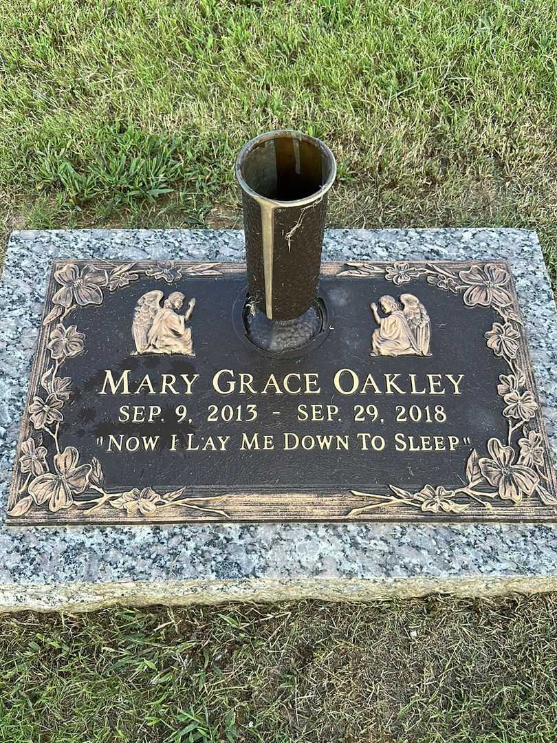 Mary Grace Oakley's grave. Photo 1