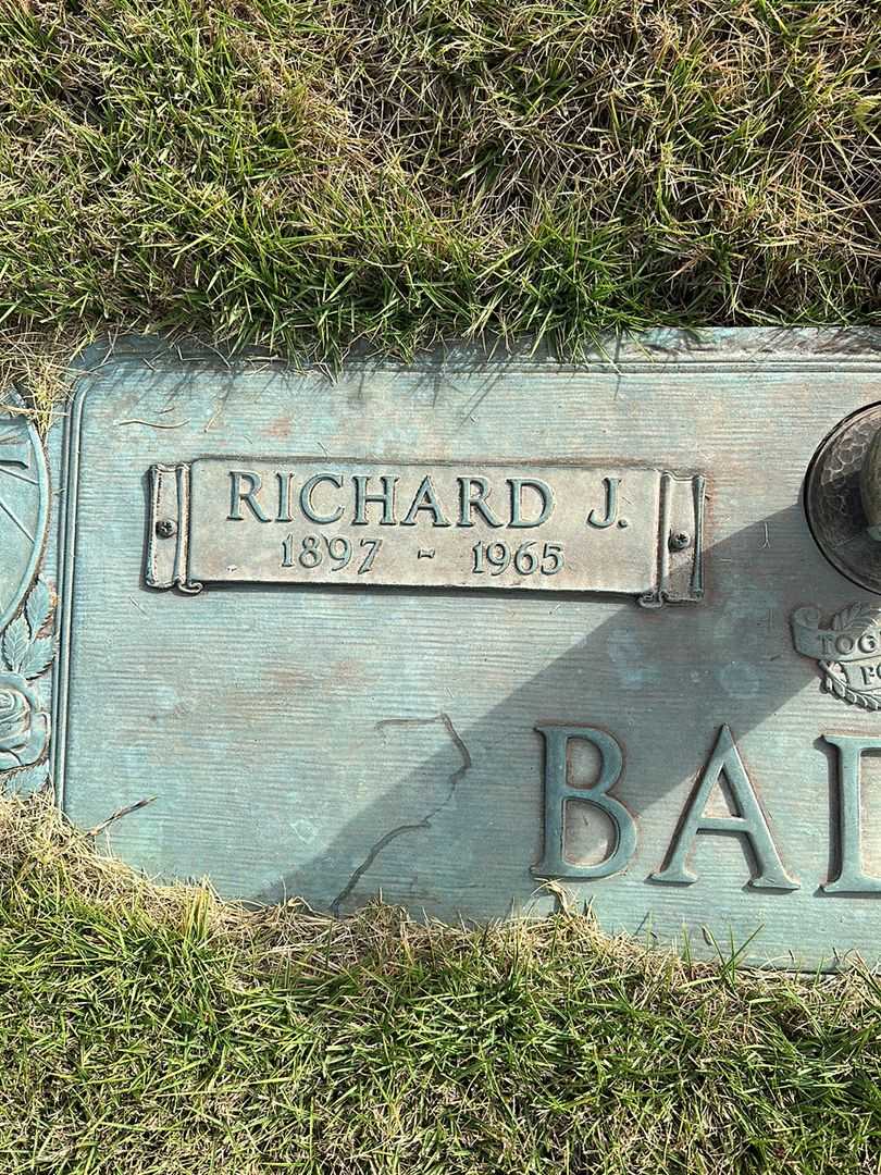Richard J. Bader's grave. Photo 3