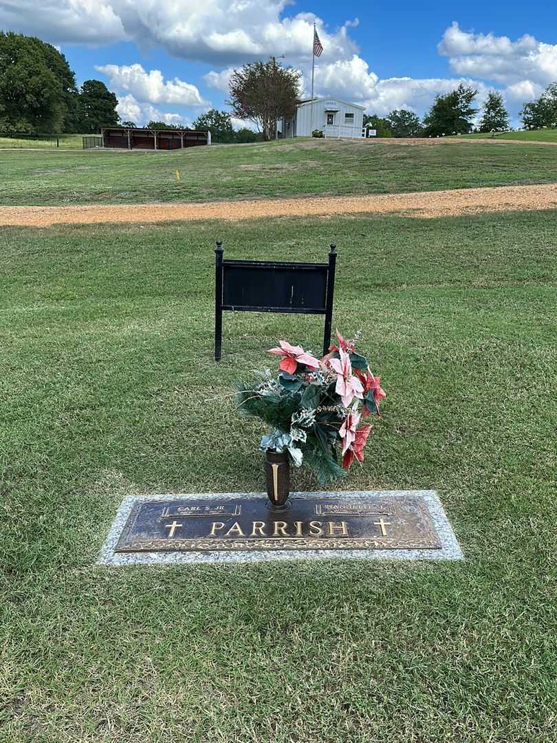 Carl S. Parrish Junior's grave. Photo 2