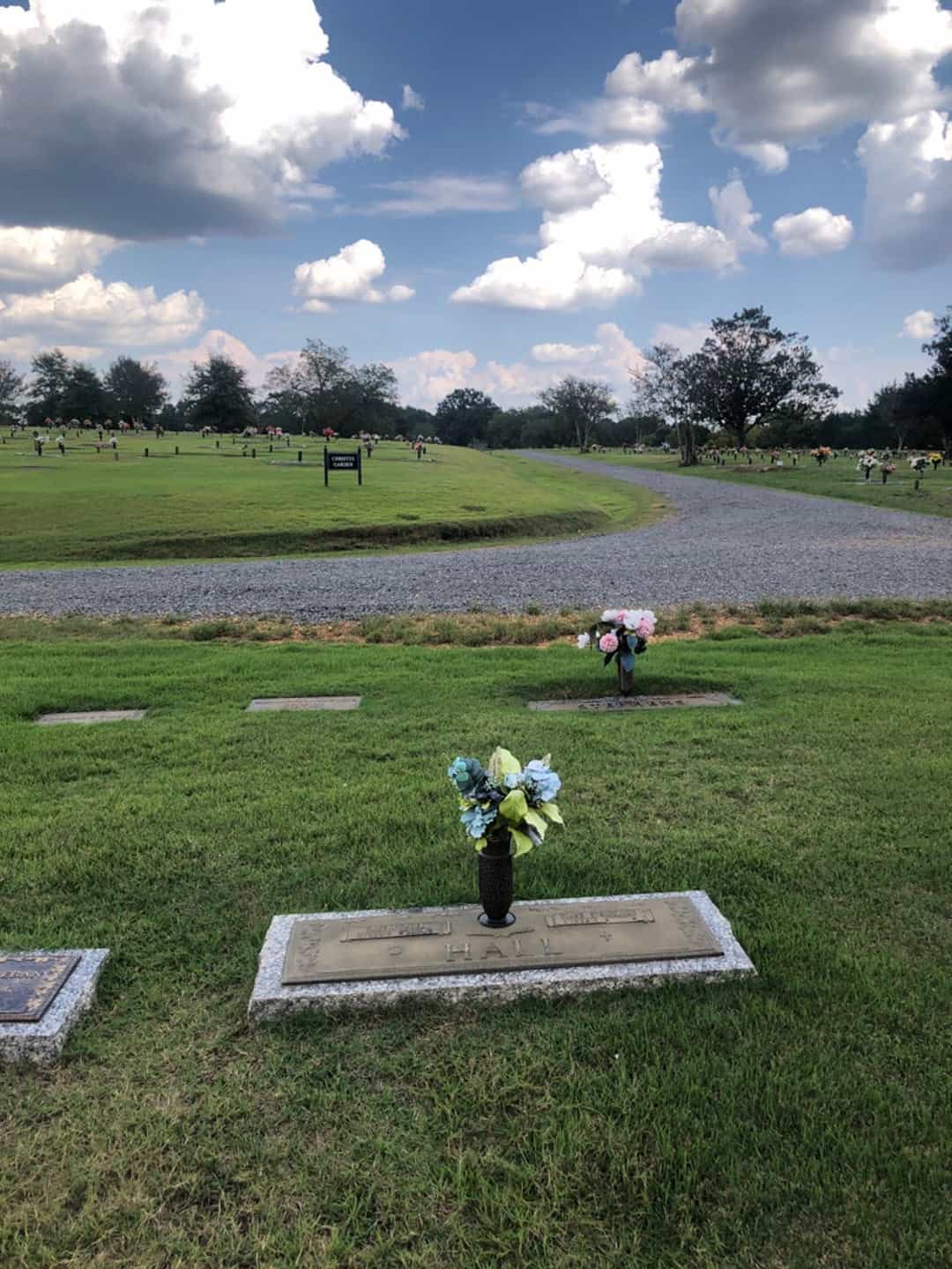 Garvin Noel Hall's grave. Photo 3