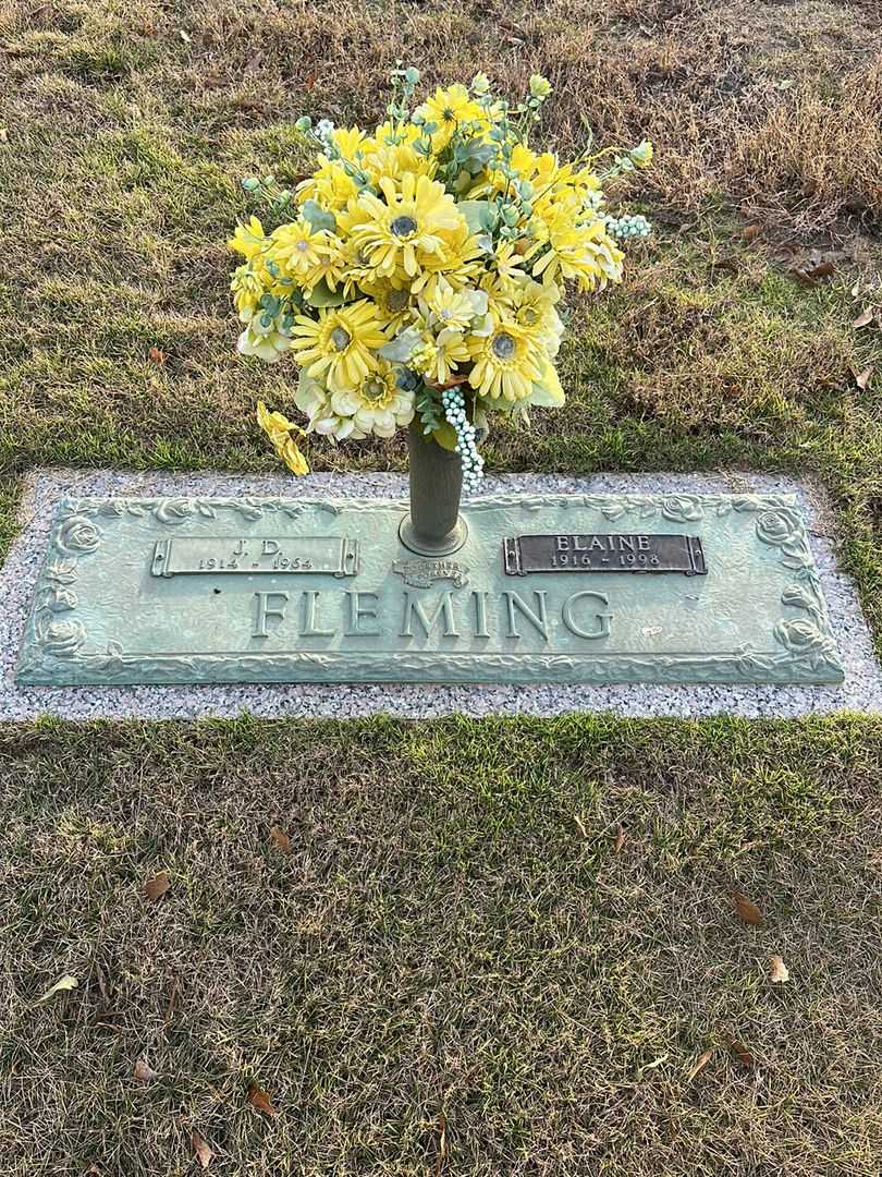 Joseph D. Fleming's grave. Photo 1