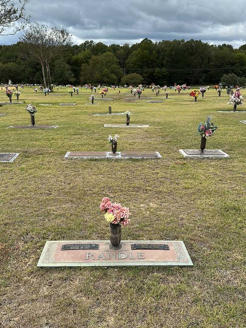 Evelyn Gaston Randle's grave. Photo 2