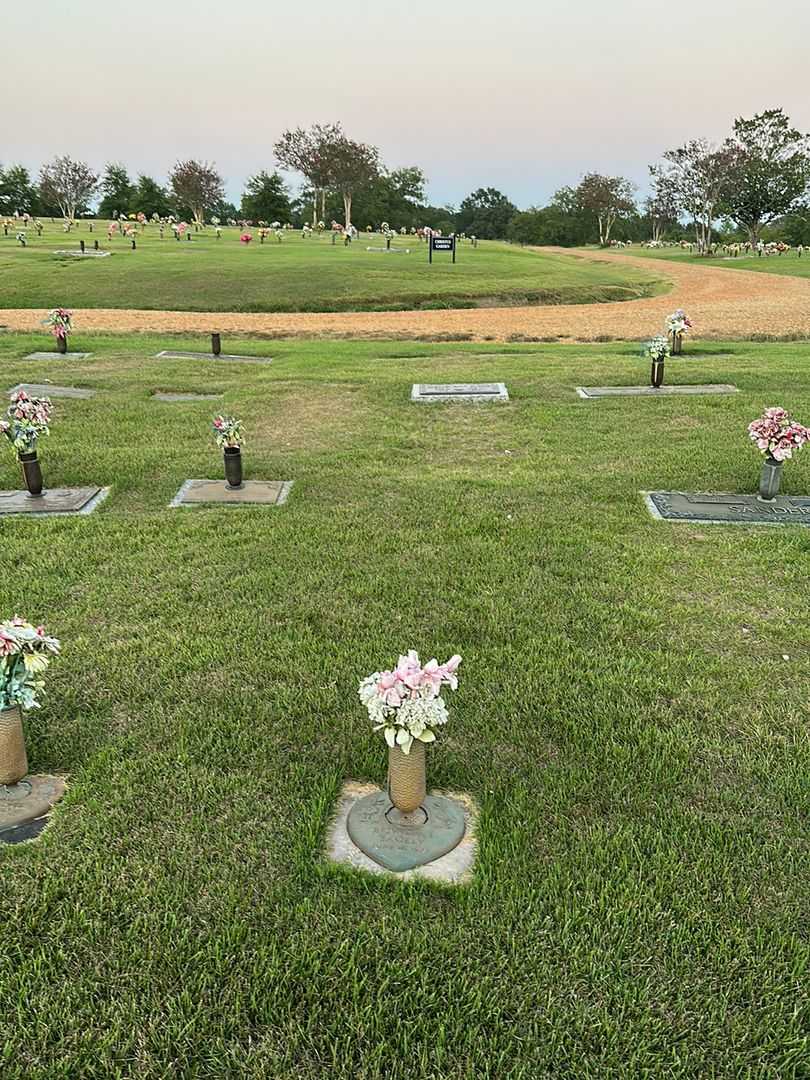 Roy Dale Sagely's grave. Photo 2