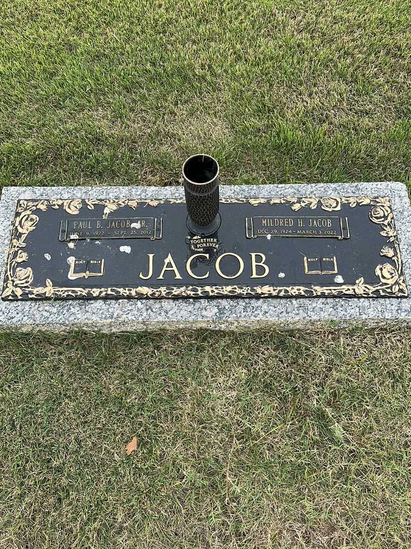 Mildred Hammack Jacob's grave. Photo 3