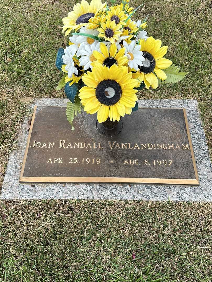 Joan Randall Vanlandingham's grave. Photo 1