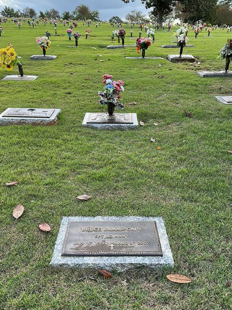 Doctor of Philosophy Bruce Lamar Cain's grave. Photo 3