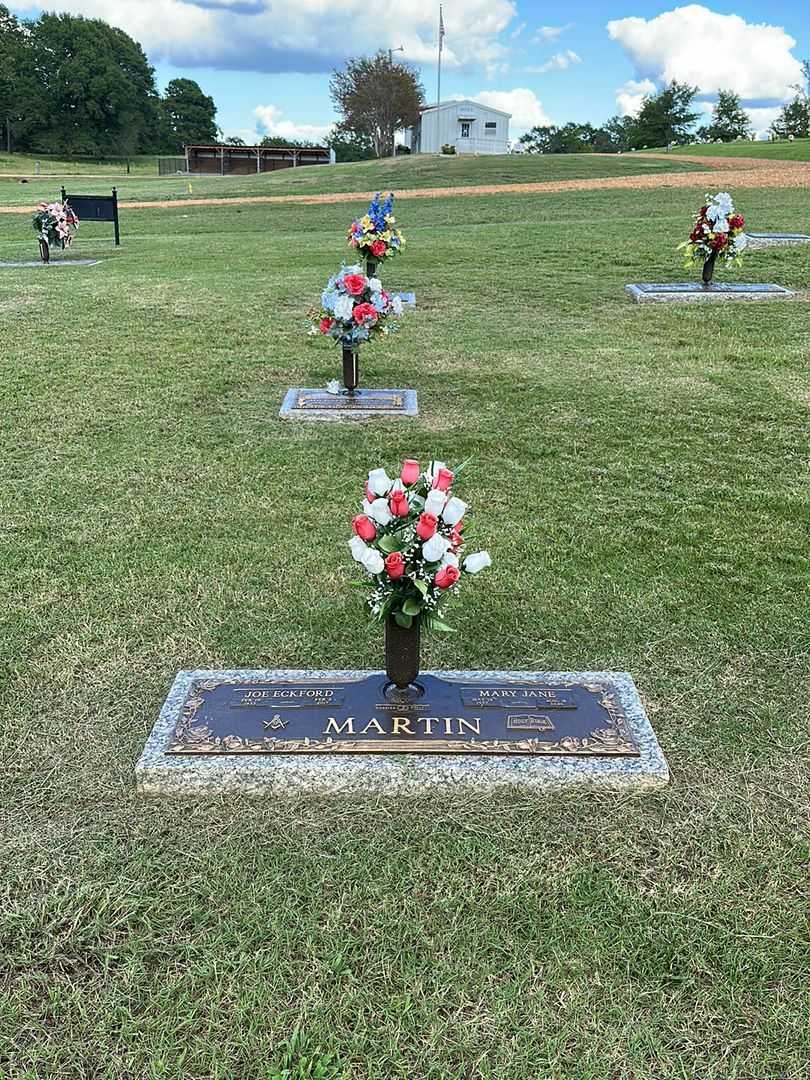 Joe Eckford Martin's grave. Photo 2