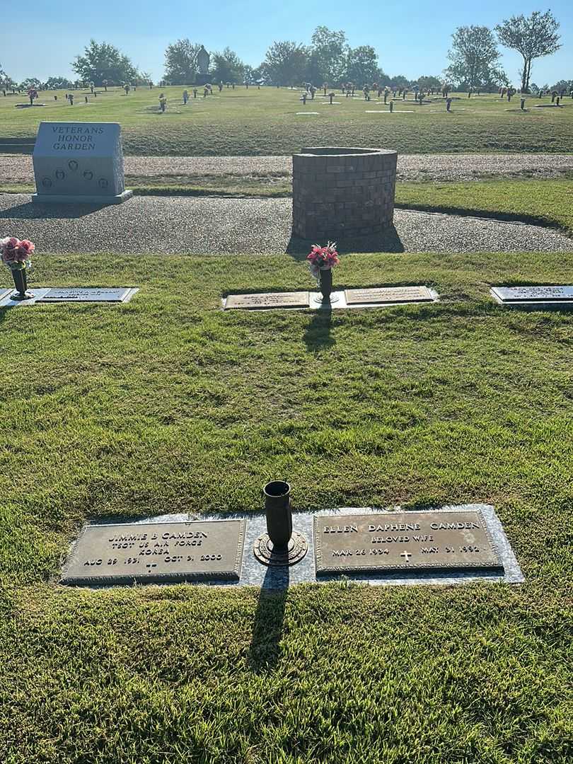 Ellen Dapehne Camden's grave. Photo 2