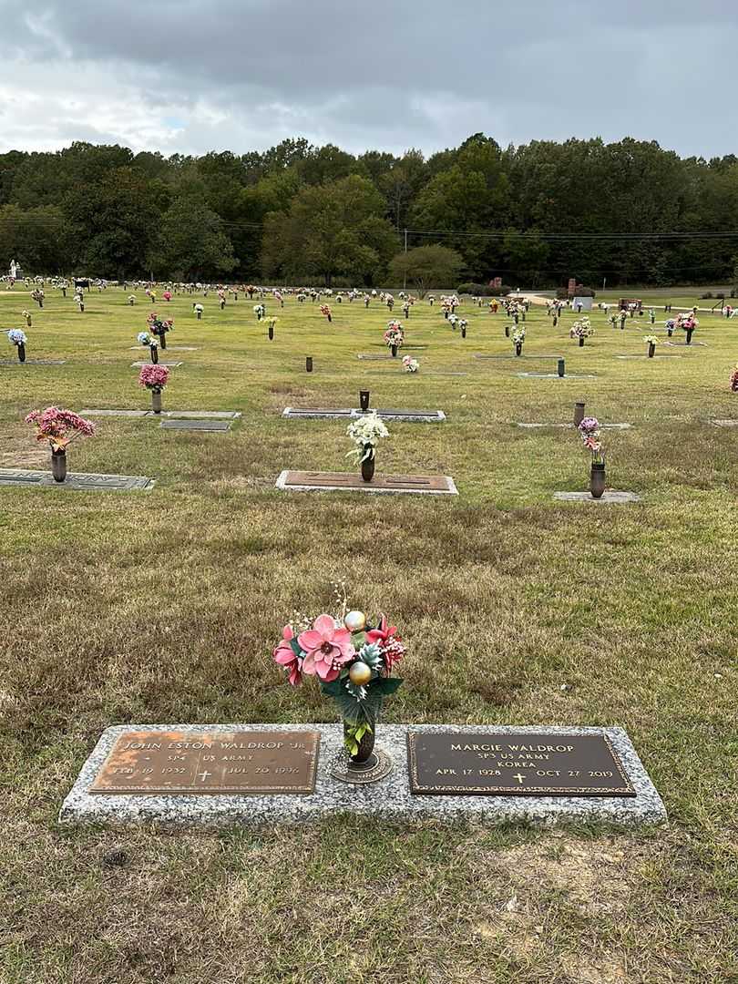 Margie Waldrop's grave. Photo 2