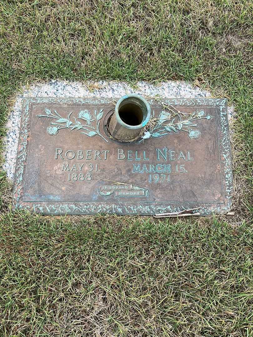 Robert Bell Neal Senior's grave. Photo 1