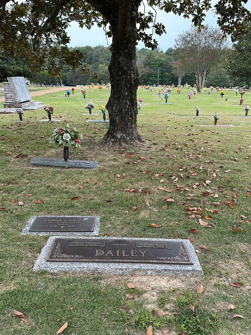 David T. Dailey's grave. Photo 2