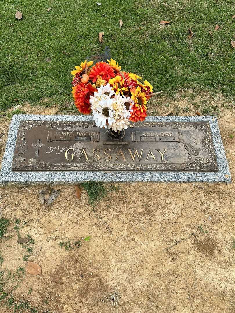 Anna Ray Gassaway's grave. Photo 1