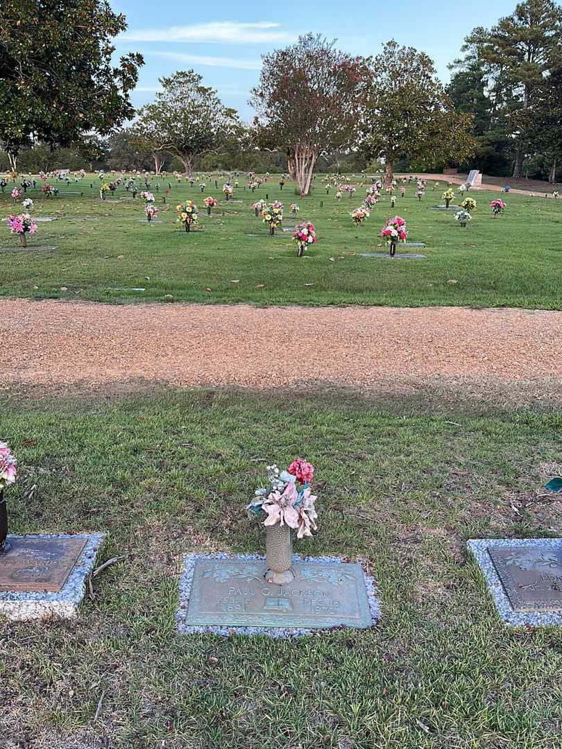 Paul G. Jackson's grave. Photo 2