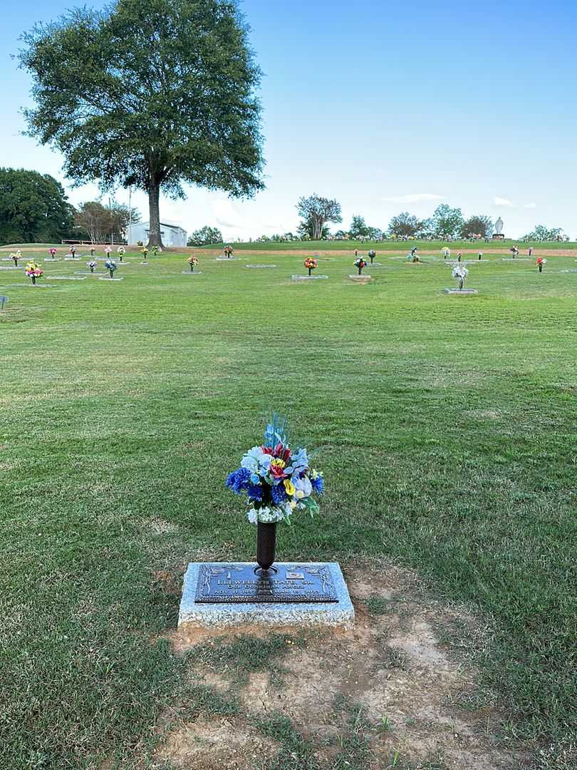 Llewellyn Tate Senior's grave. Photo 2
