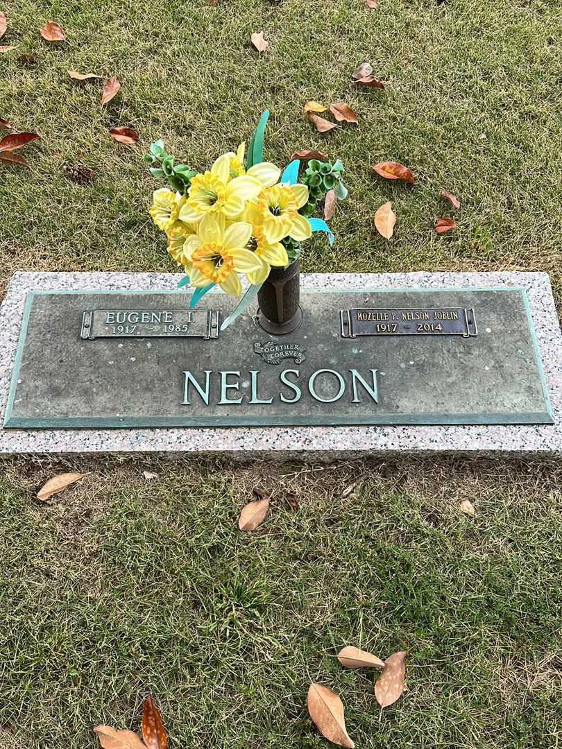 Mozelle P. Nelson Joblin's grave. Photo 1