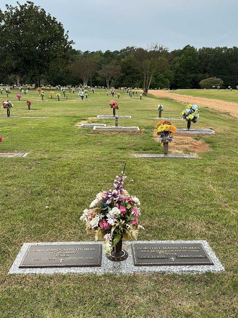 Dorothy "Dot" Mann Thomas's grave. Photo 2