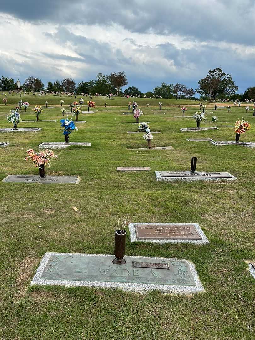 Clyde Frederick Wade's grave. Photo 2