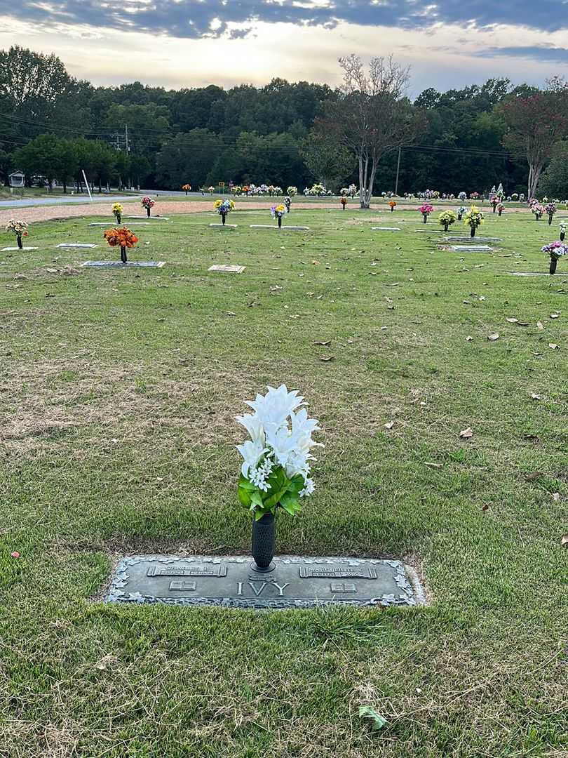 Charles B. Ivy's grave. Photo 2