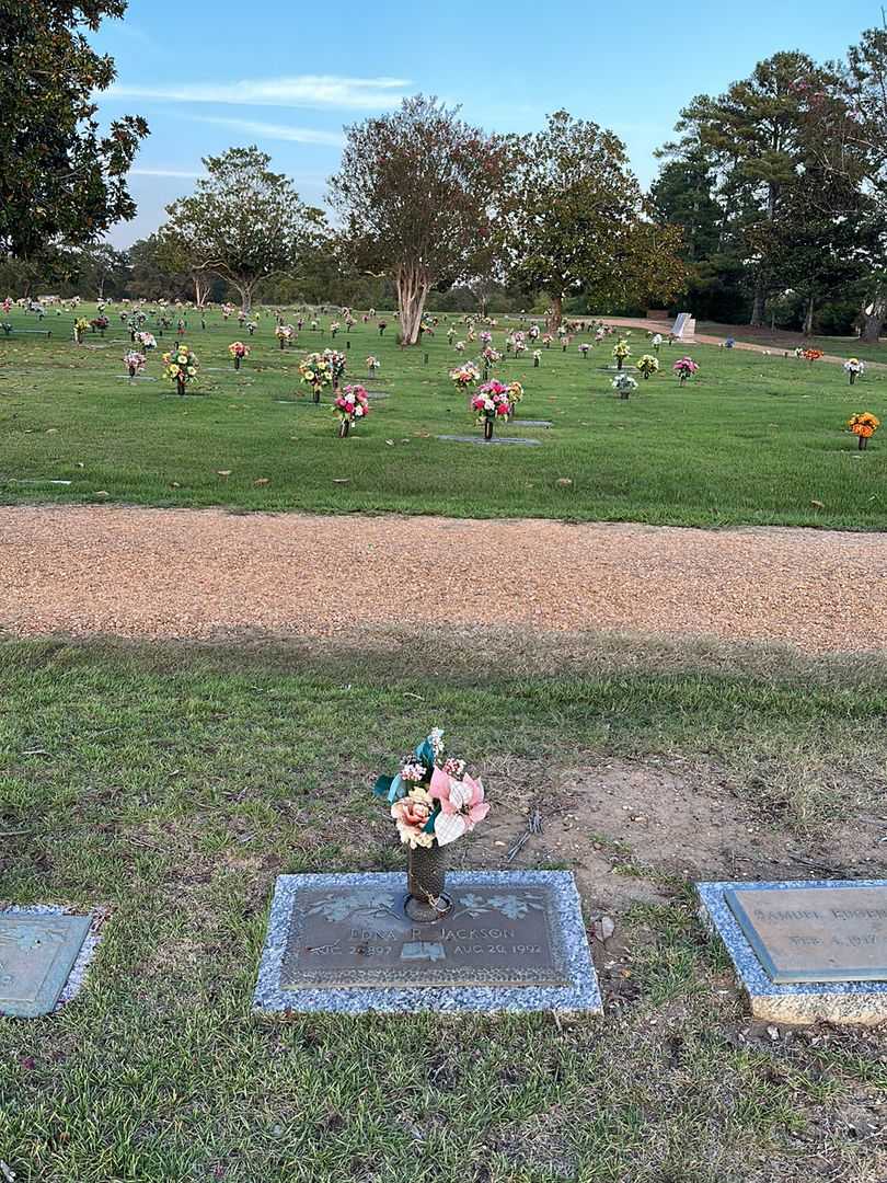 Edna Pugh Jackson's grave. Photo 2