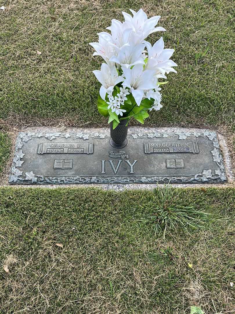 Charles B. Ivy's grave. Photo 1