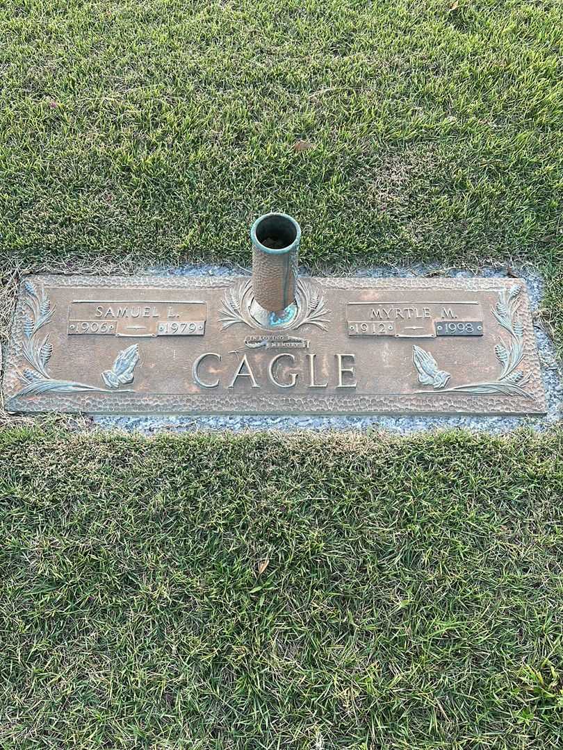 Samuel L. Cagle's grave. Photo 1