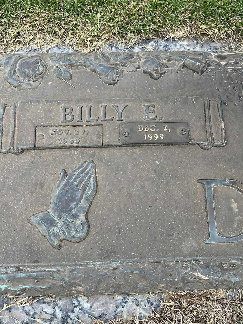 Billy E. Davis's grave. Photo 3
