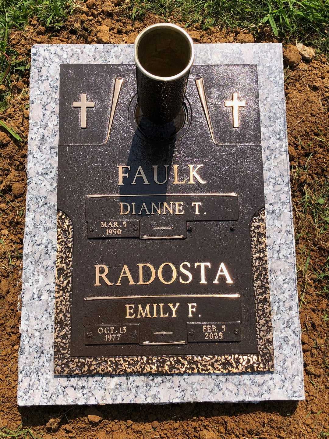 Emily Faulk Radosta's grave. Photo 1