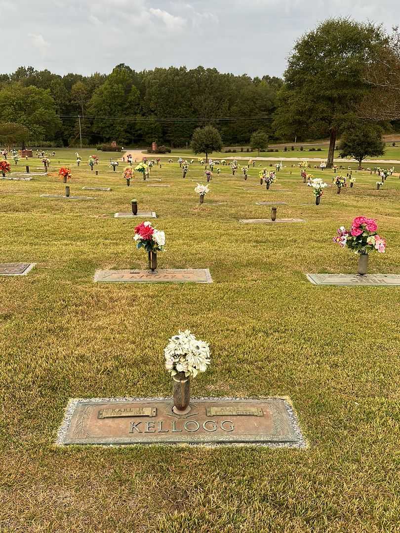 Karl N. Kellogg's grave. Photo 2