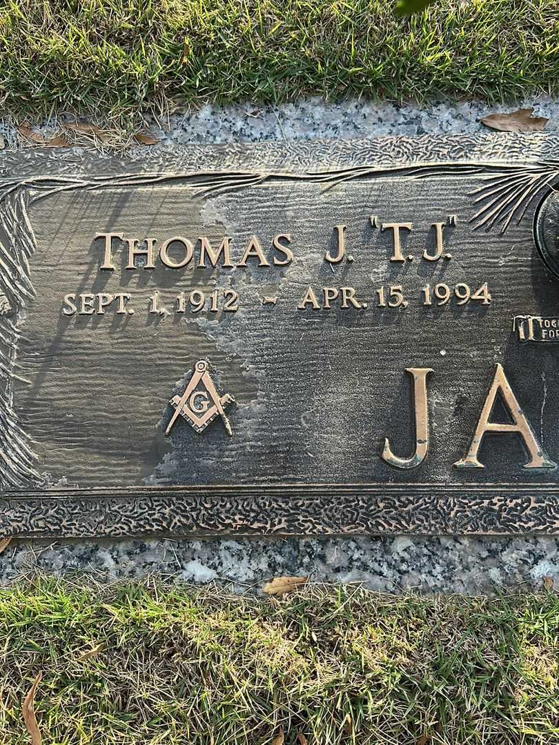 Thomas J. "T. J." James's grave. Photo 3