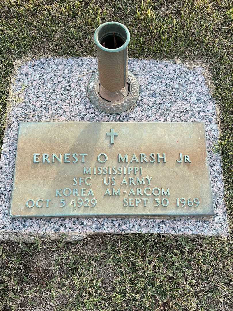 Sergeant Ernest O. Marsh Junior's grave. Photo 1