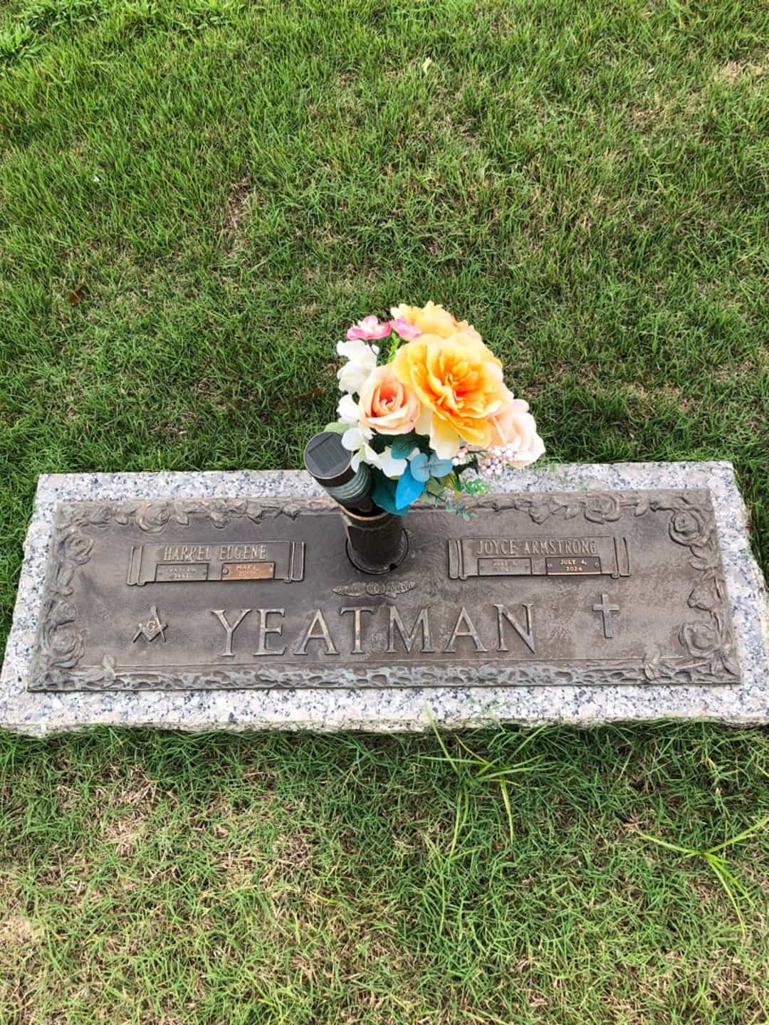 Joyce Armstrong Yeatman's grave. Photo 2