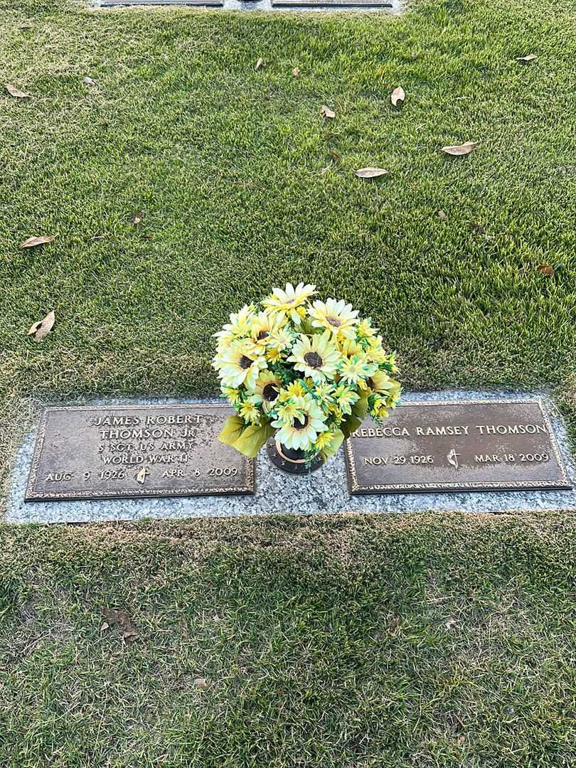 Rebecca Ramsey Thomson's grave. Photo 1