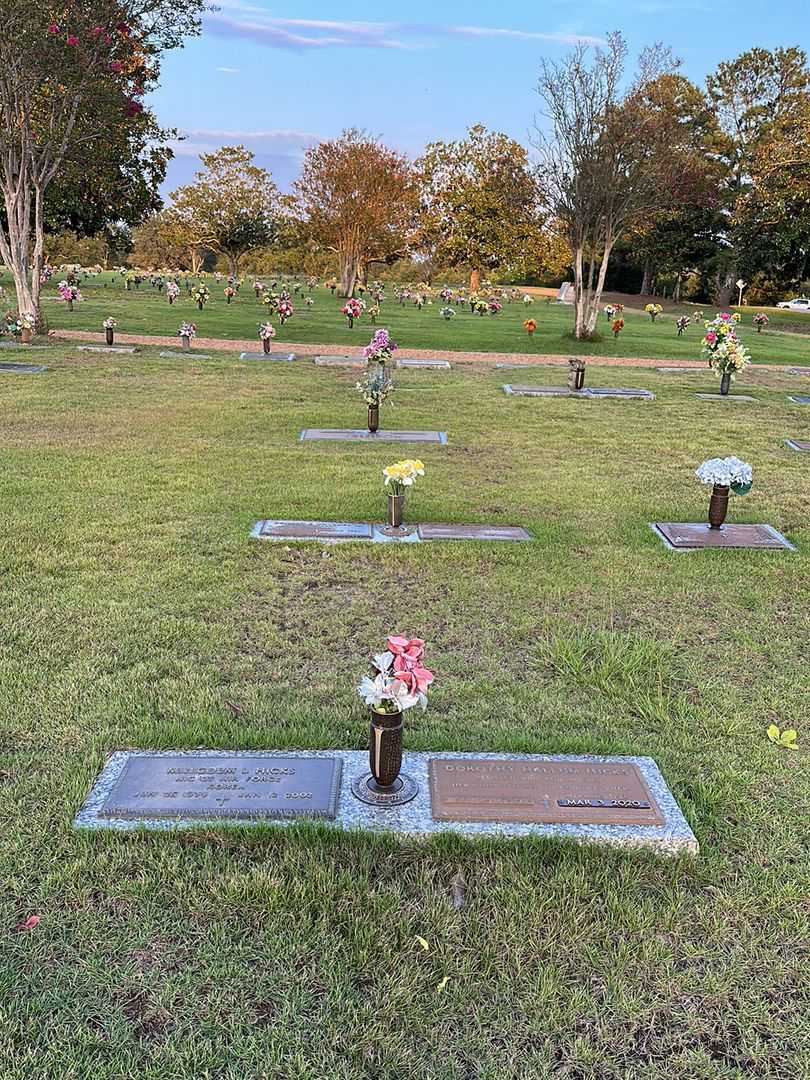 Dorothy Hallum Hicks's grave. Photo 2