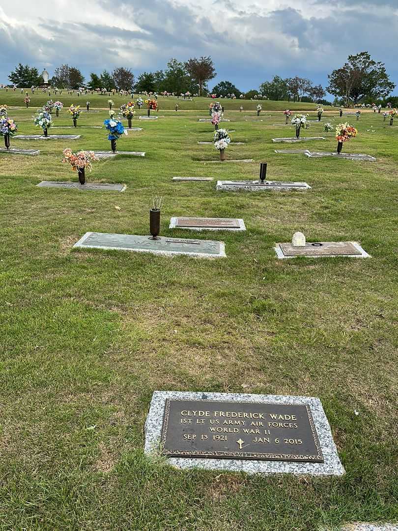 Clyde Frederick Wade's grave. Photo 4