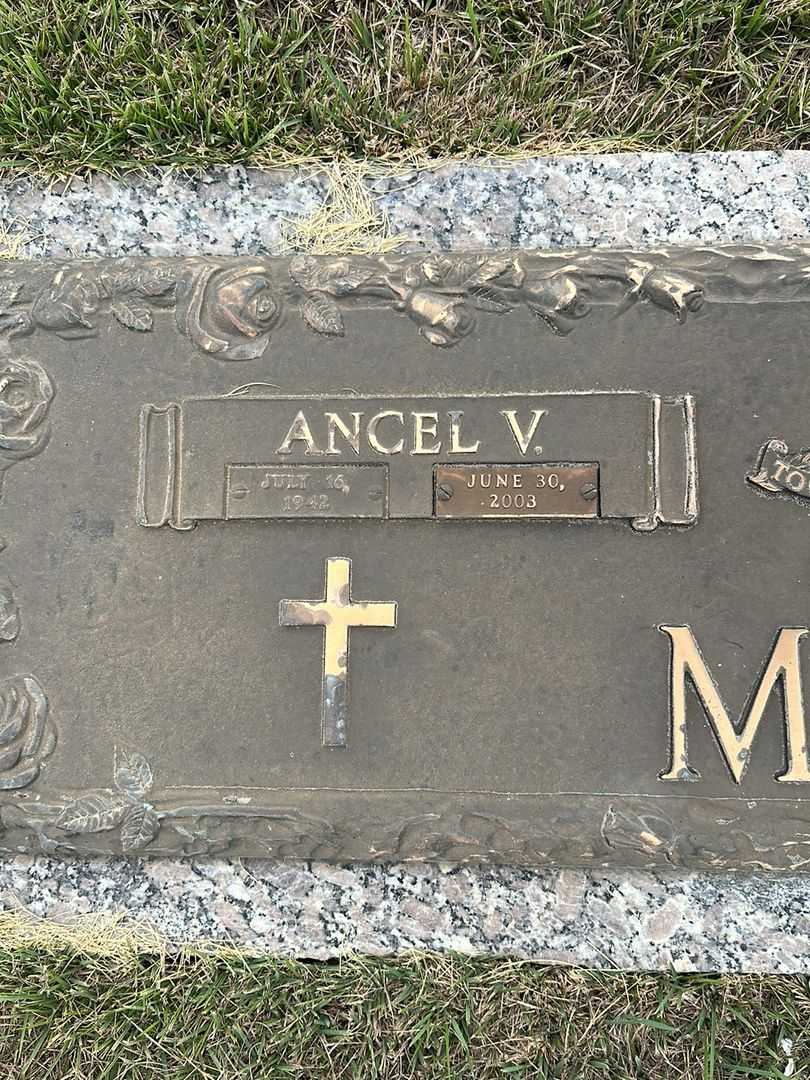 Ancel V. Mann's grave. Photo 3